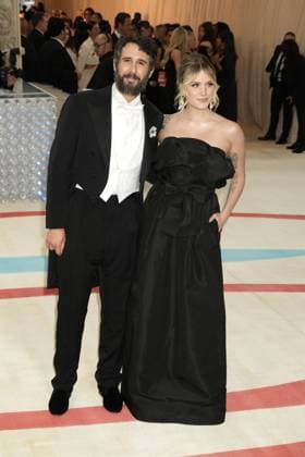 Arrivals for the 2023 Met Gala - Karl Lagerfeld: A Line Of Beauty at the Metropolitan Museum of Art. Featuring: Josh Groban, Natalie McQueen Where: New York, New York, United States When: 01 May 2023 Credit: Jennifer Graylock INSTARimages **Jennifer Graylock-Graylock.com** Copyright: xJenniferxGraylock-Graylock.comx 52672164 EDITORIAL USE ONLY. NOT FOR USE BY NEWSPAPERS BASED IN THE UK.