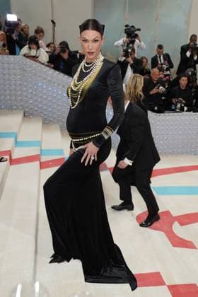 Karlie Kloss at arrivals for Karl Lagerfeld: A Line of Beauty - The Costume Institute Met Gala - Part 2, The Metropolitan Museum of Art, New York, NY May 1, 2023. Photo By: Kristin Callahan Everett Collection at arrivals for Karl Lagerfeld: A Line of Beauty - The Costume Institute Met Gala - Part 2, The Metropolitan Museum of Art, New York, NY May 1, 2023. Photo By: Kristin Callahan Everett Collection PUBLICATIONXNOTxINxCANxCHNxFRAxITAxJPNxNORxPOLxRUSxESPxUKxUSA