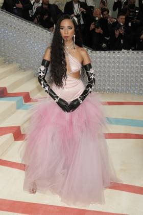 Arrivals for the 2023 Met Gala - Karl Lagerfeld: A Line Of Beauty at the Metropolitan Museum of Art. Featuring: Quannah Chasinghorse Where: New York, New York, United States When: 01 May 2023 Credit: Jennifer Graylock INSTARimages **Jennifer Graylock-Graylock.com** Copyright: xJenniferxGraylock-Graylock.comx 52672232 EDITORIAL USE ONLY. NOT FOR USE BY NEWSPAPERS BASED IN THE UK.