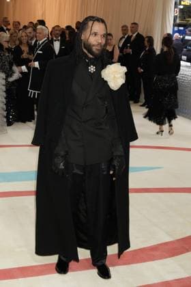 Arrivals for the 2023 Met Gala - Karl Lagerfeld: A Line Of Beauty at the Metropolitan Museum of Art. Featuring: Guest Where: New York, New York, United States When: 01 May 2023 Credit: Jennifer Graylock INSTARimages **Jennifer Graylock-Graylock.com** Copyright: xJenniferxGraylock-Graylock.comx 52672248 EDITORIAL USE ONLY. NOT FOR USE BY NEWSPAPERS BASED IN THE UK.