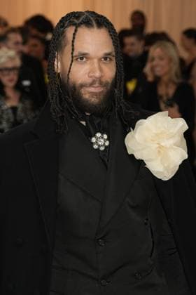 Arrivals for the 2023 Met Gala - Karl Lagerfeld: A Line Of Beauty at the Metropolitan Museum of Art. Featuring: Guest Where: New York, New York, United States When: 01 May 2023 Credit: Jennifer Graylock INSTARimages **Jennifer Graylock-Graylock.com** Copyright: xJenniferxGraylock-Graylock.comx 52672249 EDITORIAL USE ONLY. NOT FOR USE BY NEWSPAPERS BASED IN THE UK.
