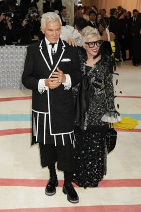 Arrivals for the 2023 Met Gala - Karl Lagerfeld: A Line Of Beauty at the Metropolitan Museum of Art. Featuring: Baz Luhrmann, Catherine Martin Where: New York, New York, United States When: 01 May 2023 Credit: Jennifer Graylock INSTARimages **Jennifer Graylock-Graylock.com** Copyright: xJenniferxGraylock-Graylock.comx 52672255 EDITORIAL USE ONLY. NOT FOR USE BY NEWSPAPERS BASED IN THE UK.