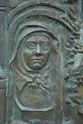  Relief an der Edith Stein Stele, Frauenrechtlerin, Skulptur, Kloster St. Magdalena, Detail, Speyer, Rheinland-Pfalz, Deutschland, Europa *** Relief to the Edith Stone Stele, Womens rights activist, Sculpture, Monastery St Magdalena, Detail, Speyer, Rhineland Palatinate, Germany, Europe Copyright: imageBROKER/GeraldxAbele iblgda09177210.jpg