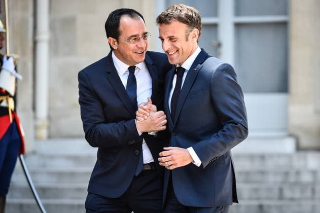 News Themen der Woche KW18 News Bilder des Tages May 3, 2023, Paris, France, France: French President Emmanuel Macron welcomes President of the Republic of Cyprus Nikos Christodoulides at the Presidential Elysee Palace on May 03, 2023 in Paris, France. Paris France - ZUMAm308 20230503_zsp_m308_004 Copyright: xMatthieuxMirvillex