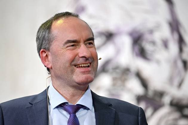 Hubert AIWANGER (Freie Waehler,Wirtschaftsminister Bayern), lacht,lachen,lachend,optimistisch,gutgelaunt. Einzelbild,angeschnittenes Einzelmotiv,Portraet,Portrait,Porträt. Ludwig Erhard Gipfel 2023 auf Gut Kaltenbrunn am Tegernsee am 03.05.2023 *** Hubert AIWANGER free voters, Minister of Economic Affairs Bavaria, laughs, laughing, optimistic, good-humored single image, cropped single motif, portrait, portrait Ludwig Erhard Summit 2023 on Gut Kaltenbrunn at Tegernsee on 03 05 2023