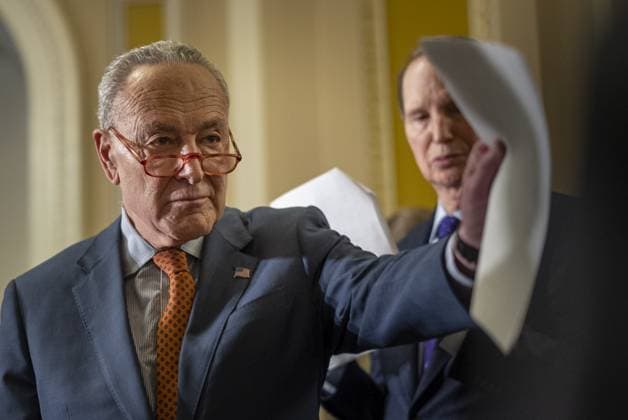 News Themen der Woche KW18 News Bilder des Tages Senate Majority Leader Charles Schumer, D-NY, and leading Committee Chairs, speak to the media about proposed China competitiveness legislation on Capitol Hill in Washington, DC on Wednesday, May 3, 2023.  WAP20230503524 KenxCedeno
