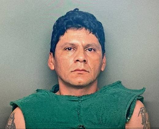 Bilder des Jahres 2023, News 05 Mai News Themen der Woche KW18 News Bilder des Tages May 3, 2023, Cleveland, Texas, USA: FRANCISCO OROPEZA, 38, the accused Cleveland shooter, was captured Tuesday in Cut and Shoot, Texas, after a days-long manhunt. Police said they found Oropesa hiding beneath a pile of laundry in the closet of a Conroe home on Tuesday evening. Oropesa, allegedly shot dead five neighbors after they had asked him to stop shooting a semiautomatic rifle in his front yard because it was keeping their baby awake. Oropeza, reportedly has been apprehended and deported by U.S. Immigration and Customs Enforcement four times in the last 14 years. Cleveland USA - ZUMA 20230403_new_z03_045 Copyright: xSanxJacintoxCountyxSheriffx