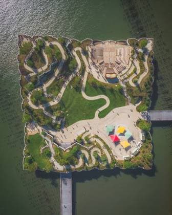 An aerial view of the Little Island in New York City *** An&Verkauf aerial Ansicht des der Wenig Insel ÊIn Neuen York Stadt 3732633