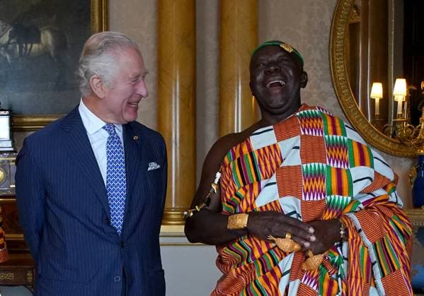 Entertainment Themen der Woche KW18 Entertainment Bilder des Tages . 04 05 2023. London, United Kingdom. King Charles III receives His Majesty Otumfuo Osei Tutu II, Asantehene, King of the Ashanti Kingdom and Lady Julia Osei Tutu, during an audience at Buckingham Palace in London.  xPoolx xi-Imagesx IIM-24345-0004