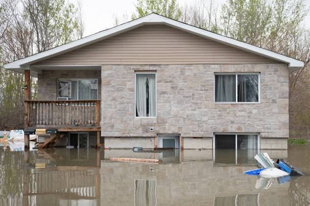 May 4, 2023, Gatineau, PQ, Canada: A partially flooded house is seen in the Gatineau region of Gatineau, Que. on Thursday, May 4, 2023. Flood warnings are in effect for the national capital region following significant rainfall and increased water runoff. Gatineau Canada  - ZUMAc35_ 20230504_zaf_c35_132 Copyright: xSpencerxColbyx