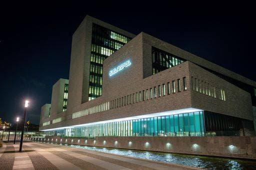 RECORD DATE NOT STATED Europol headquarters at night. All security-related facilities have been removed from the image. *** Europol Hauptquartier im Nacht ganz Sicherheit Verbundenes Einrichtungen haben gewesen entfernt von der Abbild 11802965