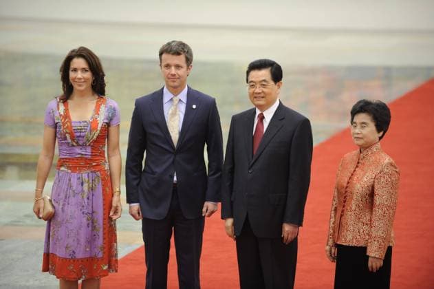 Crown Prince Frederik of Denmark (L) and his wife Princess Mary of Denmark pose with Chinese President Hu Jintao and his wife Liu Yongqing before a banquet for Heads of State in the Great Hall of the People in Beijing on Friday, 8th August, 2008. LEHTIKUVA Martti Kainulainen *** FINLAND OUT. NO THIRD PARTY SALES. *** Beijing China x10350x *** Crown Prince Frederik of Denmark L and his wife Princess Mary of Denmark pose with Chinese President Hu Jintao and his wife Liu Yongqing before a banquet for Heads of State in the Great Hall of the People in Beijing on Friday, 8th August, 2008 LEHTIKUVA Martti Kainulainen FINLAND OUT NO THIRD PARTY SALES Beijing China x10350x  Copyright: xMarttixKainulainenx
