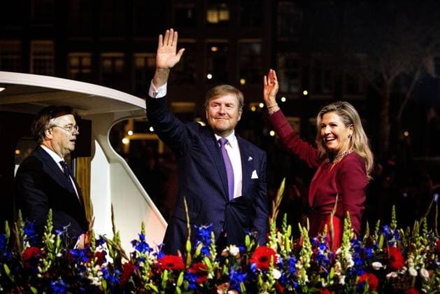 Entertainment Themen der Woche KW18 Entertainment Bilder des Tages AMSTERDAM - King Willem-Alexander and Queen Maxima during the May 5 concert on the Amstel in front of Royal Theater Carre. ANP RAMON VAN FLYMEN netherlands out - belgium out  Copyright: xx x468568295x originalFilename: 468568295.jpg