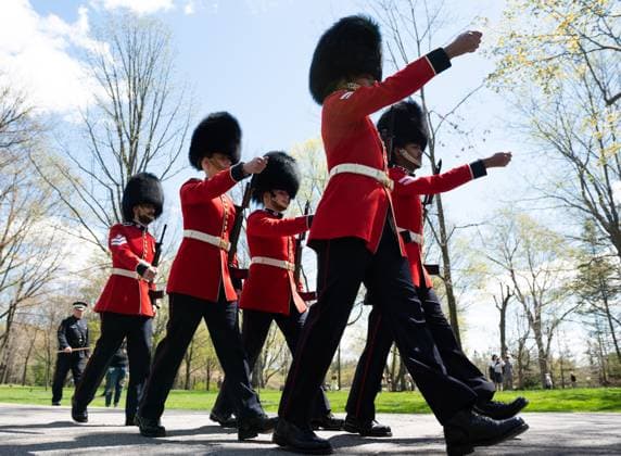 May 6, 2023, Ottawa, ON, Canada: Governor General s Footguards conduct the Changing of the Guard during coronation celebrations in honour of King Charles III in Ottawa, on Saturday, May 6, 2023. Ottawa Canada  - ZUMAc35_ 20230506_zaf_c35_139 Copyright: xSpencerxColbyx