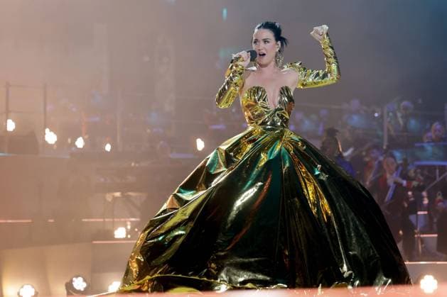 Bilder des Jahres 2023, Entertainment 05 Mai Entertainment Themen der Woche KW18 Entertainment Bilder des Tages . 07 05 2023. Windsor, United Kingdom. Katy Perry performing at the Coronation Concert held in the grounds of Windsor Castle, United Kingdom.  xPoolx xi-Imagesx IIM-24359-0086