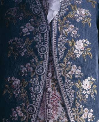 RECORD DATE NOT STATED Man s Suit - Coat, Waistcoat and Breeches, 1770-1790. Grey velvet coat and breeches, lined with cream silk, with a waistcoat made of cream silk. Embroidered with floral motifs on the collar, cuffs, pockets, buttons and edges of the coat, and on the front of the waistcoat. . Copyright: xpiemagsx piemagsbrm05052023-3724 !ACHTUNG AUFNAHMEDATUM GESCHÄTZT!