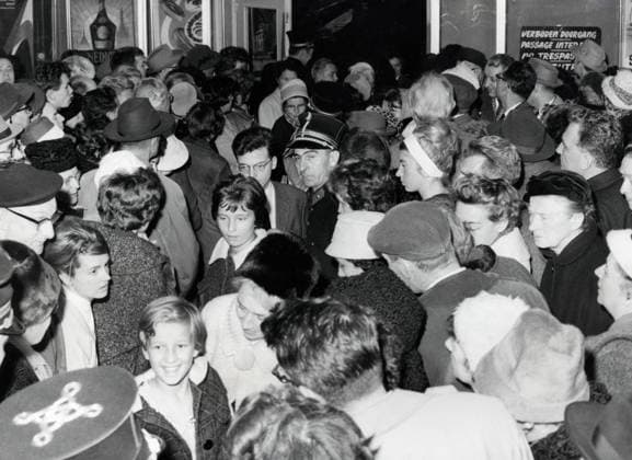 Belgische Flüchtlinge Original-Bildunterschrift: Belgische Flüchtlinge aus Katanga sind am Flughafen Brüssel angekommen. DIe Tragödie geht weiter, Belgien 1960., Brüssel Copyright: Kindermann Nur redaktionelle Nutzung. Editorial usage only. KIN_7402000983 EDITORIAL USE ONLY
