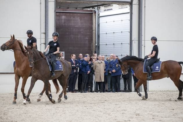 Entertainment Themen der Woche KW19 König Philippe von Belgien besucht die Königliche Eskorte in Rebecq King Philippe - Filip of Belgium (C) pictured during a visit of the King to the Belgian Royal Escort, Tuesday 09 May 2023 in Rebecq. The Belgian Royal Escort is a horse-mounted unit of the federal police that has been accompanying the King for almost 85 years during various official ceremonies and the official visits of foreign heads of state.  NICOLASxMAETERLINCK 66980198