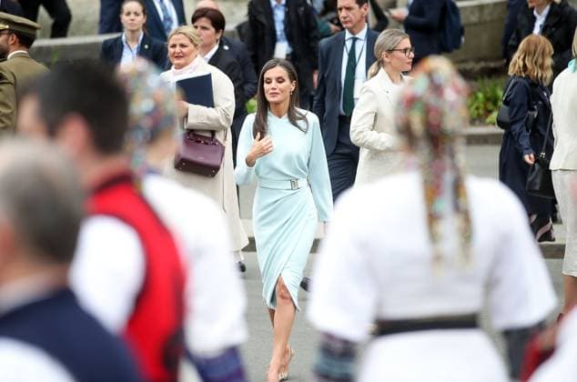 Entertainment Bilder des Tages Kroatien, First Lady Sanja Music Milanovic und Königin Letizia von Spanien in Zagreb First Lady of Croatia Sanja Music Milanovic and Queen of Spain Her Majesty Letizia watching the performance of folklore groups in front of the building of the Croatian National Theater First Lady of Croatia Sanja Music Milanovic and Queen of Spain Her Majesty Letizia watching the performance of folklore groups in front of the building of the Croatian National Theater. A cultural program was held in front of the Croatian National Theater for the participants of the Summit of Spouses of European Leaders who discussed the prevention of childhood obesity in Europe, in Zagreb, Croatia, on May 10, 2023. SLAVKOxMIDZORxxxPIXSELL.HR