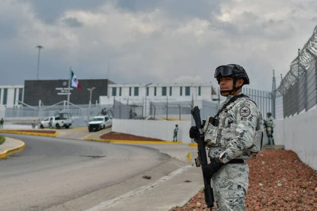 Mexiko, mögliche Freilassung von Hector Luis Palma -Eindrücke vom Hochsicherheitsgefängnis Altiplano May 10, 2023 Almoloya de JuoÂ¡rez , Mexico : Elements of the National Guard and military guarded the surroundings of the Federal Center for Social Readaptation No. 1 El Altiplano , due to the possibility of the release of drug trafficker Ho ctor Luis El GoÂ¼ero Palma. on May 10, 2023 in Almoloya de JuoÂ¡rez, Mo xico. Almoloya de Juarez Mexico - ZUMAe321 20230511_zia_e321_010 Copyright: xArturoxHernandezx