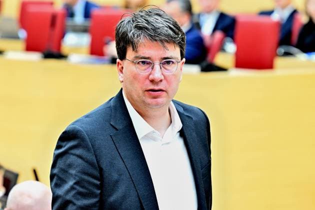 Florian von Brunn, SPD. 145.Plenarsitzung des Bayerischen Landtags am 11.05.2023. Florian von Brunn, Vorsitzender der SPD Landtagsfraktion und der BayernSPD , im Plenarsaal. München Bayern Deutschland *** Florian von Brunn, SPD 145 Plenary Session of the Bavarian Parliament on 11 05 2023 Florian von Brunn, Chairman of the SPD Parliamentary Group and the BayernSPD , in the Plenary Hall Munich Bavaria Germany Copyright: xRolfxPossx