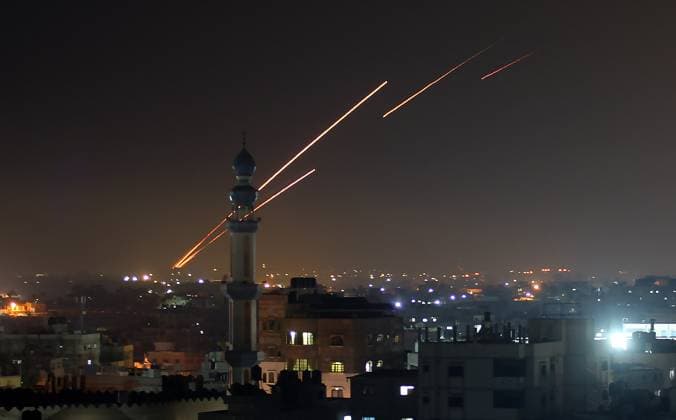 News Themen der Woche KW19 News Bilder des Tages Rockets is seen after Palestinian resistance movements launched towards Israel, in the southern Gaza Strip on Thunsday May 11, 2023, Israel continued its air attacks on Gaza killing at least 27 and More than 70 Palestinian people have been injured since Israel started its military offensive three days ago.  GAZ2023051145 IsmaelxMohamad