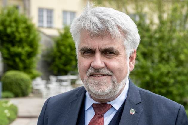 100. Umweltministerkonferenz auf dem Petersberg in Königswinter am 11. und 12. Mai 2023. Im Bild Prof. Dr. Armin Willingmann, Minister für Wissenschaft, Energie, Klimaschutz und Umwelt des Landes Sachsen-Anhalt. Er folgte der Einladung zur Frühjahrssitzung der Fachministerkonferenz in Königswinter bei Bonn. NRW hat mit dem Jahreswechsel den Vorsitz der Umweltministerkonferenz (UMK) für das Jahr 2023 übernommen. Königswinter Petersberg Nordrhein-Westfalen Deutschland Nur redaktioneller Gebrauch
