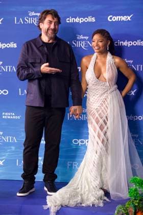 May 11, 2023, Mexico City, Mexico: Actor Javier Bardem and actress Halle Bailey attend the red carpet of The little Mermaid film premiere at Toreo Parque Central. on May 11, 2023 in Mexico City, Mexico. Mexico City Mexico - ZUMAe321 20230512_zia_e321_030 Copyright: xJulianxLopezx