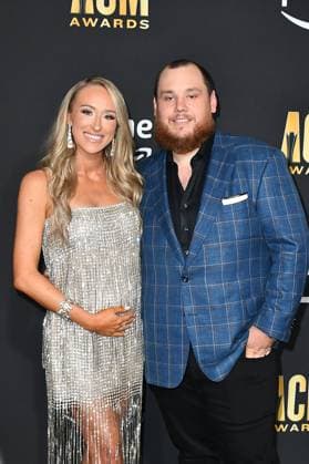 May 11, 2023, Frisco, TX, USA: Nicole Hocking, Luke Combs attend the 58th Academy Of Country Music Awards at The Ford Center at The Star on May 11, 2023 in Frisco, Texas. Frisco USA - ZUMAs181 20230511_zea_s181_284 Copyright: xCaseyxFlaniganx
