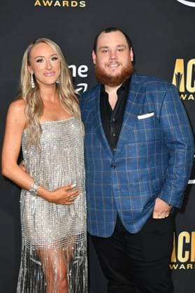 May 11, 2023, Frisco, TX, USA: Nicole Hocking, Luke Combs attend the 58th Academy Of Country Music Awards at The Ford Center at The Star on May 11, 2023 in Frisco, Texas. Frisco USA - ZUMAs181 20230511_zea_s181_286 Copyright: xCaseyxFlaniganx