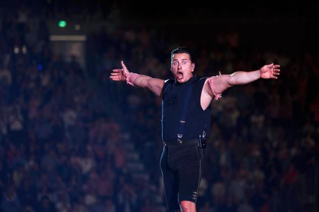 Bilder des Jahres 2023, Entertainment 05 Mai Entertainment Themen der Woche KW19 Entertainment Bilder des Tages Sänger Andreas Gabalier live bei einem Konzert seiner Dirndl-Wahnsinn-Hulapalu! -Tour in der Lanxess-Arena. Köln, 11.05.2023 NRW Deutschland *** Singer Andreas Gabalier live at a concert of his Dirndl Wahnsinn Hulapalu Tour at Lanxess Arena Cologne, 11 05 2023 NRW Germany Copyright: xChristophxHardtx
