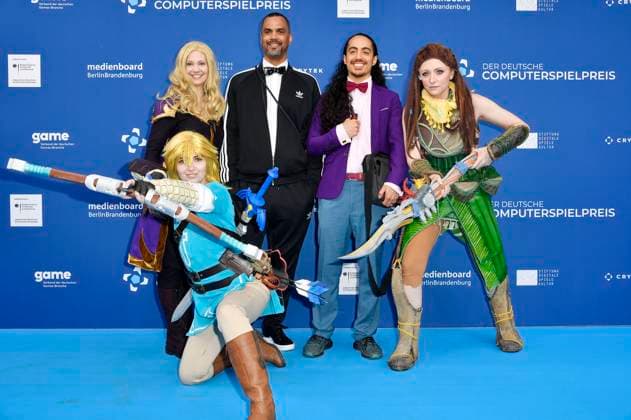 Patrice Bouedibela and Masud Akbarzadeh with cosplayers Zelda, Link and Aloy at the German Computer Game Award 2023 ceremony at Spindler Klatt Berlin, 11 05 2023. Foto:xN.xKubelkax xFuturexImage
