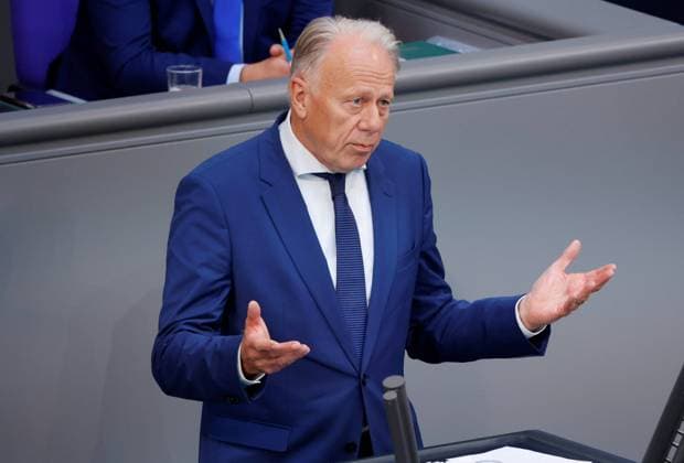 Juergen Trittin, Buendnis 90 Die Gruenen , Deutschland, Berlin, Reichstag, Fraktionen würdigen Staatsgründung Israels vor 75 Jahren *** Juergen Trittin, Buendnis 90 Die Gruenen , Germany, Berlin, Reichstag, parliamentary groups honor founding of Israel 75 years ago