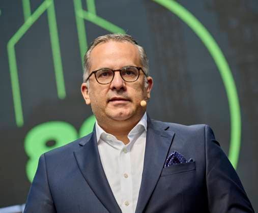 80 Seconds New Building Timo Kirstein, GF of Stark Deutschland GmbH EUR, Europe, Germany, Berlin, 12 05 2023 Keynote Timo Kirstein, Chairman of the Board Deutschland baut e V Under the motto Every 80 seconds, an apartment would have to be built to achieve the goal of 400,000 new homes a ye