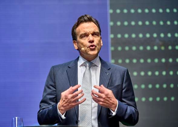 Christoph Gröner, CEO Gröner Group EUR, Europe, Germany, Berlin, 12 05 2023 Keynote Christoph Gröner, CEO Gröner Group Under the motto Every 80 seconds an apartment would have to be built in order to reach the goal of 400,000 new apartments per year The construction site talk 80 seconds New Building mediates contacts between politics, business, inve
