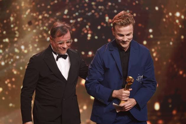 German Film Award 2023 J J Liefers Laudator BEST MALE NEBENROLLE Winner Albrecht Schuch at the Lola German Film Award 2023 ceremony at the Theater am Potsdamer Platz in Berlin 12 05 2023 Copyright: xEventpressx