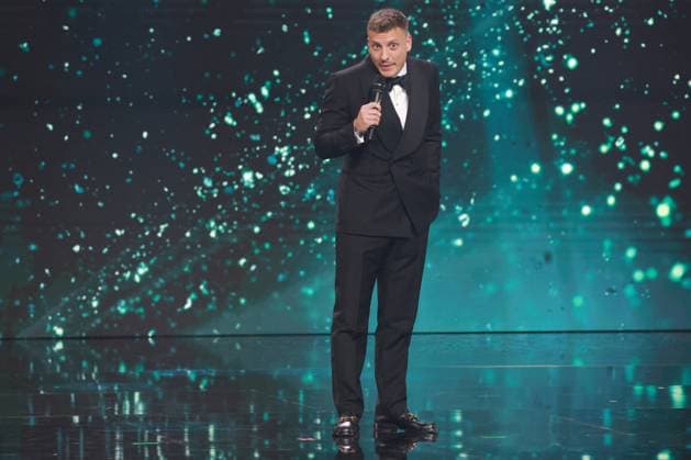 German Film Award 2023 Felix Lobrecht Laudator BEST SOUND DESIGN at the Lola German Film Award 2023 ceremony at the Theater am Potsdamer Platz in Berlin 12 05 2023 Copyright: xEventpressx