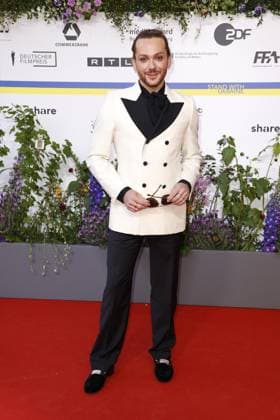 Riccardo Simonetti at the arrival to the award ceremony German Film Award on 12 05 2023 in Berlin German Film Award 2023 in Berlin Arrival Red Carpet