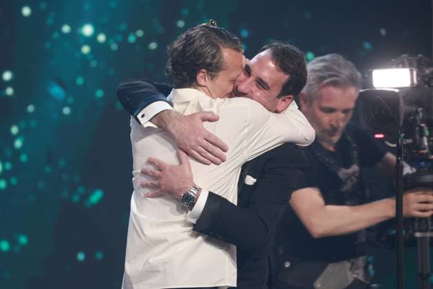 German Film Award 2023 Felix Kammerer Laudator BEST CAMERA VISUAL DESIGN Winner James Friend at the Lola German Film Award 2023 ceremony at the Theater am Potsdamer Platz in Berlin 12 05 2023 Copyright: xEventpressx