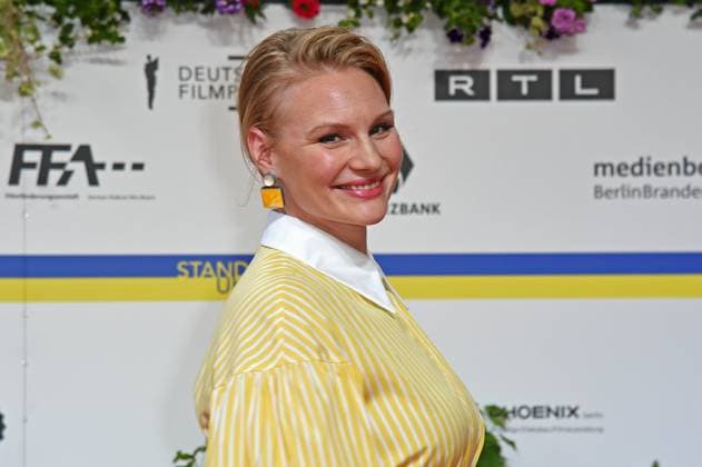 Rosalie Thomass arriving on the red carpet for the GERMAN FILM AWARD 2023 at the Theater am Potsdamer Platz in Berlin on 12 05 2023