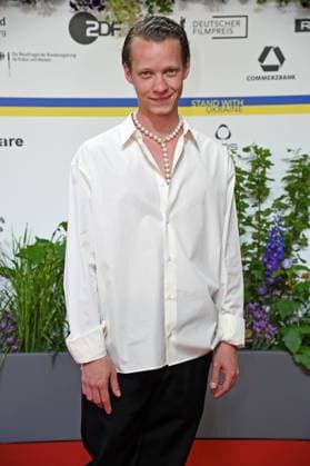 Felix Kammerer arriving on the red carpet for the GERMAN FILM AWARD 2023 at the Theater am Potsdamer Platz in Berlin on 12 05 2023