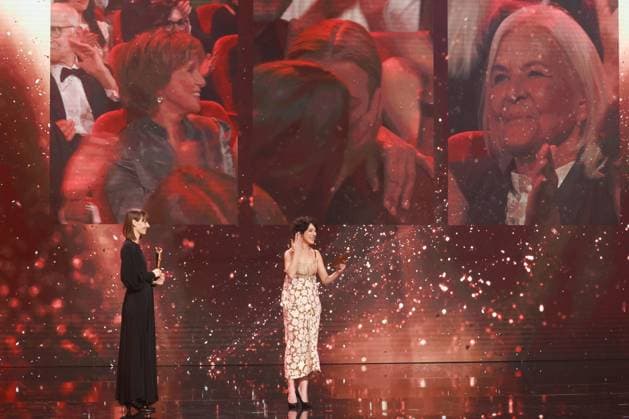 German Film Award 2023 Czar Amir Ebrahimi Laudator BEST FEMALE SINGLE winner Jördis Triebel at the Lola German Film Award 2023 ceremony at the Theater am Potsdamer Platz in Berlin 12 05 2023 Copyright: xEventpressx