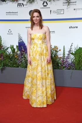 Karoline Herfurth arriving on the red carpet for the GERMAN FILM AWARD 2023 at the Theater am Potsdamer Platz in Berlin on 12 05 2023