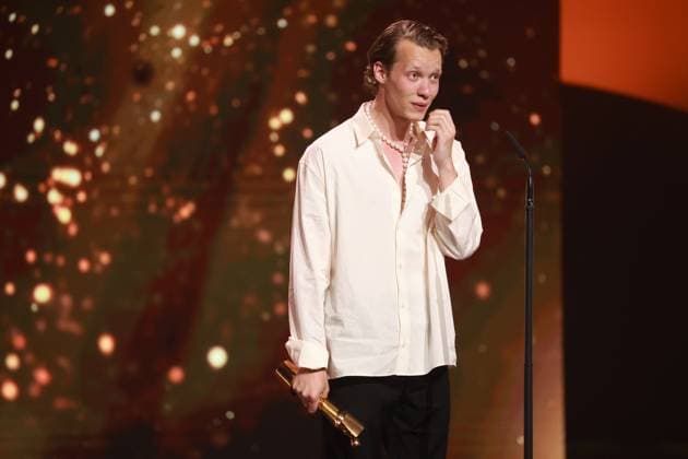 German Film Award 2023 BEST MALE MAIN TROL winner Felix Kammerer IN THE WEST NOTHING NEW at the Lola German Film Award 2023 ceremony at the Theater am Potsdamer Platz in Berlin 12 05 2023 Copyright: xEventpressx
