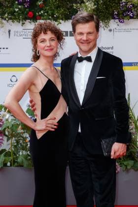 Event German Film Award 2023 Benjamin Herrmann with wife Caroline Rosales at the 73 German Film Award at the Theater am Potsdamerplatz on 12 05 2023 in Berlin Copyright: xEventpressxKochanx
