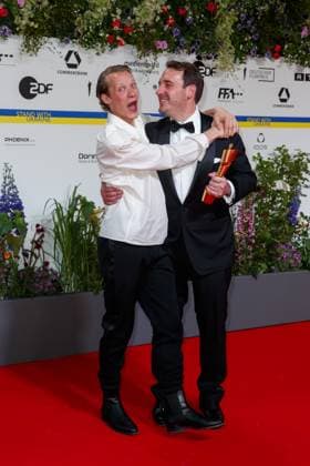 Event German Film Award 2023 Felix Kammerer and James Friend at the 73 German Film Award at the Theater am Potsdamerplatz on 12 05 2023 in Berlin Copyright: xEventpressxKochanx