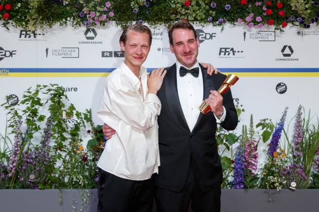 Event German Film Award 2023 Felix Kammerer and James Friend at the 73 German Film Award at the Theater am Potsdamerplatz on 12 05 2023 in Berlin Copyright: xEventpressxKochanx