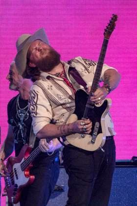 John Osborne of Brothers Osborne live at iHeartCountry Festival 2023 at Moody Center Austin, 13 05 2023. Foto:xJ.xAlexanderx xFuturexImage
