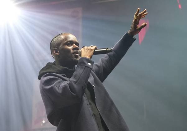 Le chanteur Black M CELEBRITES : Rugby music live NRJ - Lyon - 13 05 2023 SandrineThesillat Panoramic 