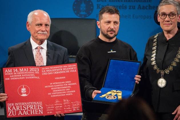 Presentation of the Charlemagne Prize in Aachen Cathedral to the Ukrainian people Current, 14 05 2023, Aachen, Juergen Linden, member of the Board of Directors for the award of the International Charl